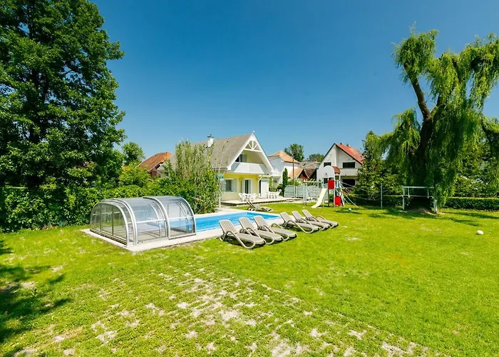 Sapphire By Interhome Case de vacanță